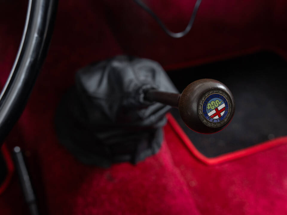 Image 19/39 of Alfa Romeo 2000 Spider (1960)