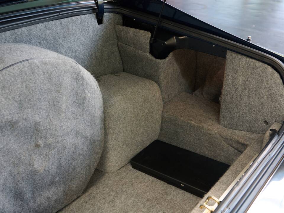 Image 50/50 of Jaguar XJS 5.3 V12 (1993)