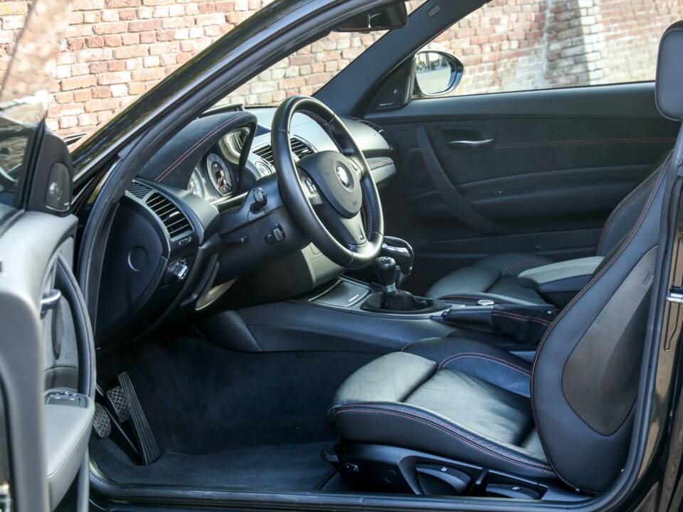 Imagen 25/50 de BMW 1 Series M Coupé (2012)