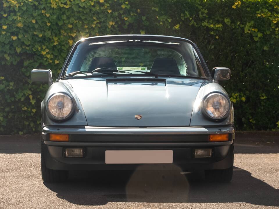 Image 6/47 of Porsche 911 Carrera 3.2 (1984)