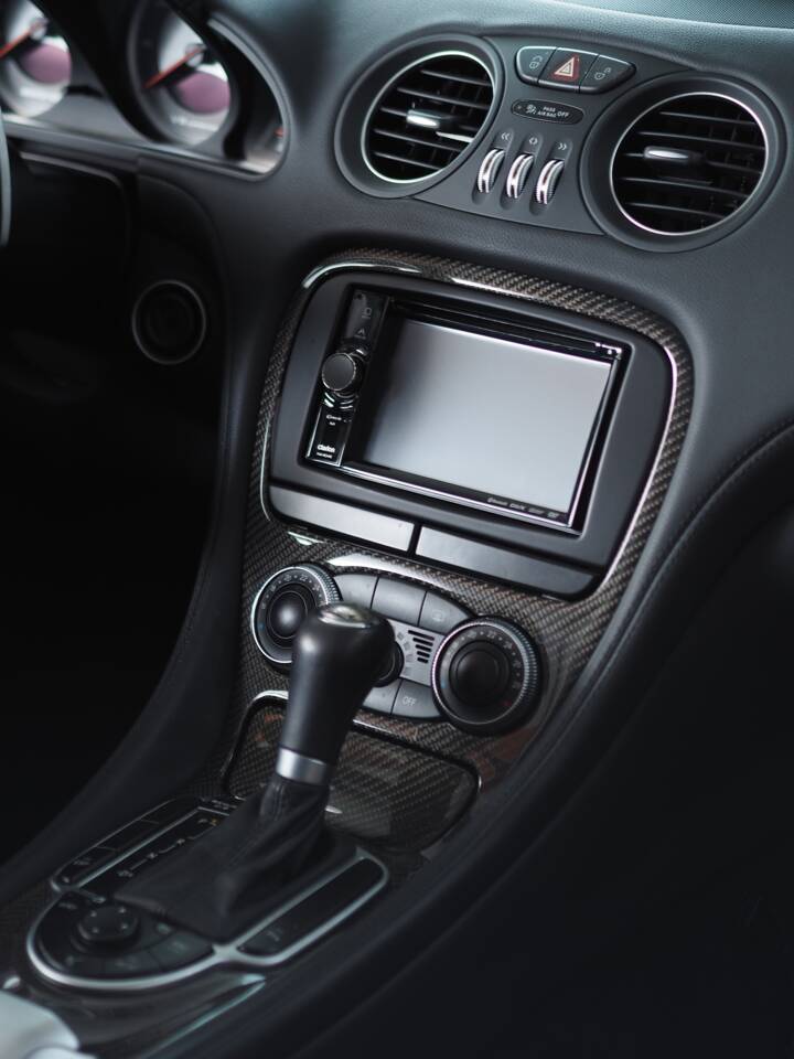 Immagine 47/49 di Mercedes-Benz SL 55 AMG (2006)