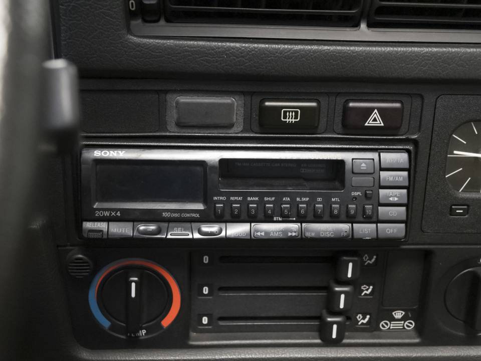 Imagen 16/16 de BMW 320i (1987)