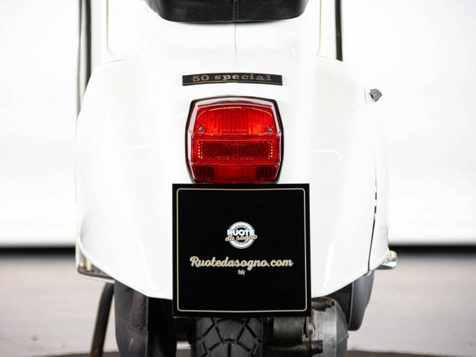 Imagen 29/50 de Piaggio Vespa 50 N Special (1979)