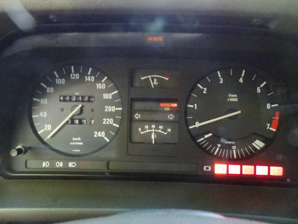 Image 8/41 of BMW 528i (1986)