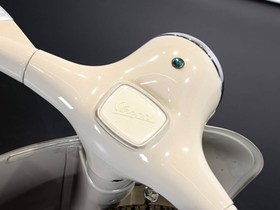 Image 20/50 de Piaggio Vespa 125 (1959)