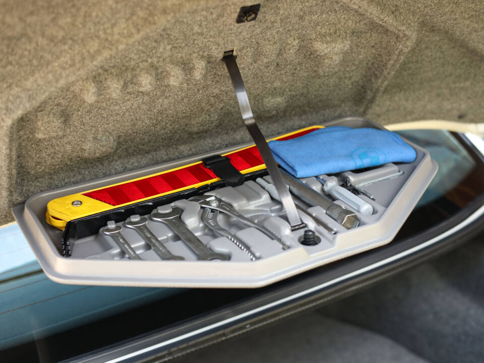 Bild 26/70 von BMW 735i (1991)