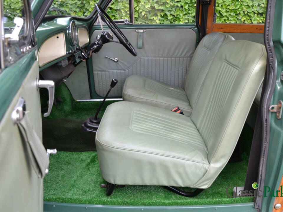 Image 21/50 of Morris Minor 1000 Traveller (1964)