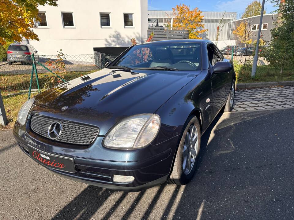 Image 41/49 of Mercedes-Benz SLK 200 (1998)