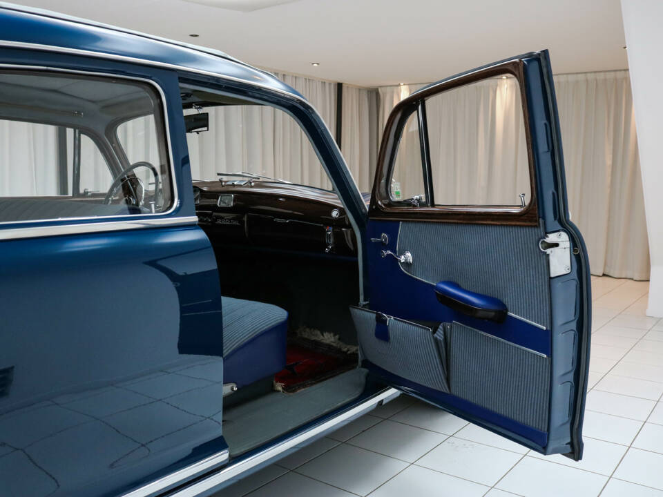 Afbeelding 9/18 van Mercedes-Benz 220 SE (1958)