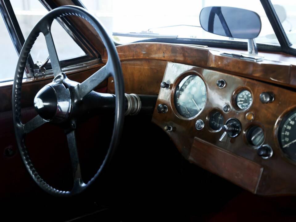 Image 19/47 de Jaguar XK 120 FHC (1954)