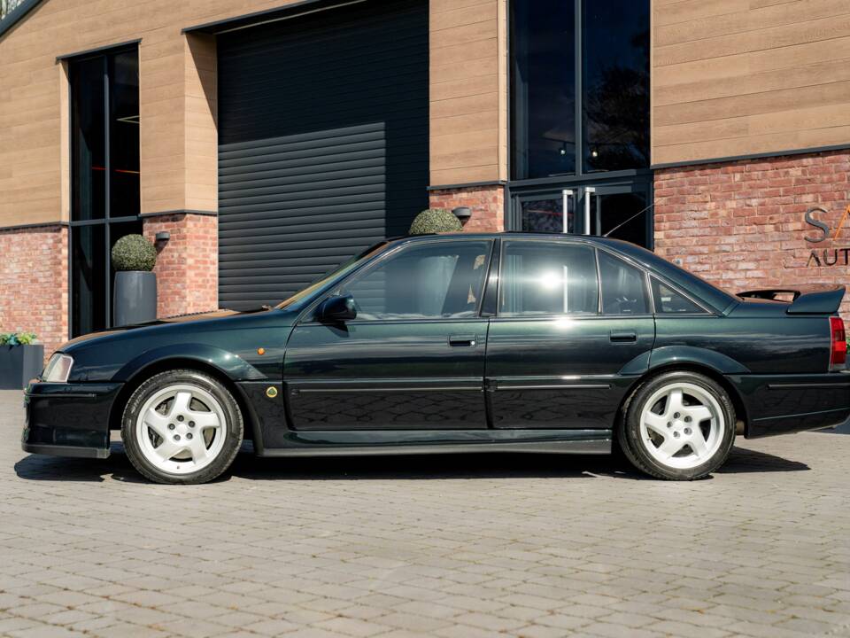 Image 17/75 of Lotus Carlton (1991)