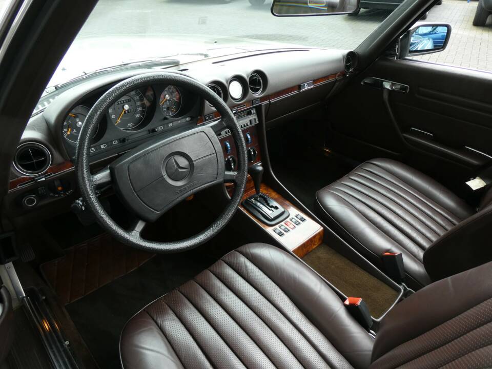 Afbeelding 9/23 van Mercedes-Benz 500 SL (1985)