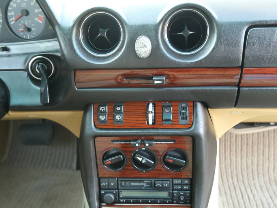 Image 10/24 of Mercedes-Benz 280 TE (1983)