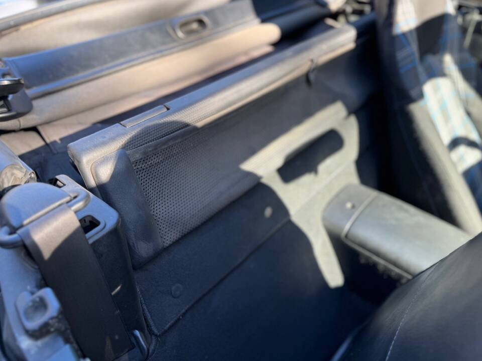 Imagen 29/43 de Mazda MX-5 1.8 (2001)