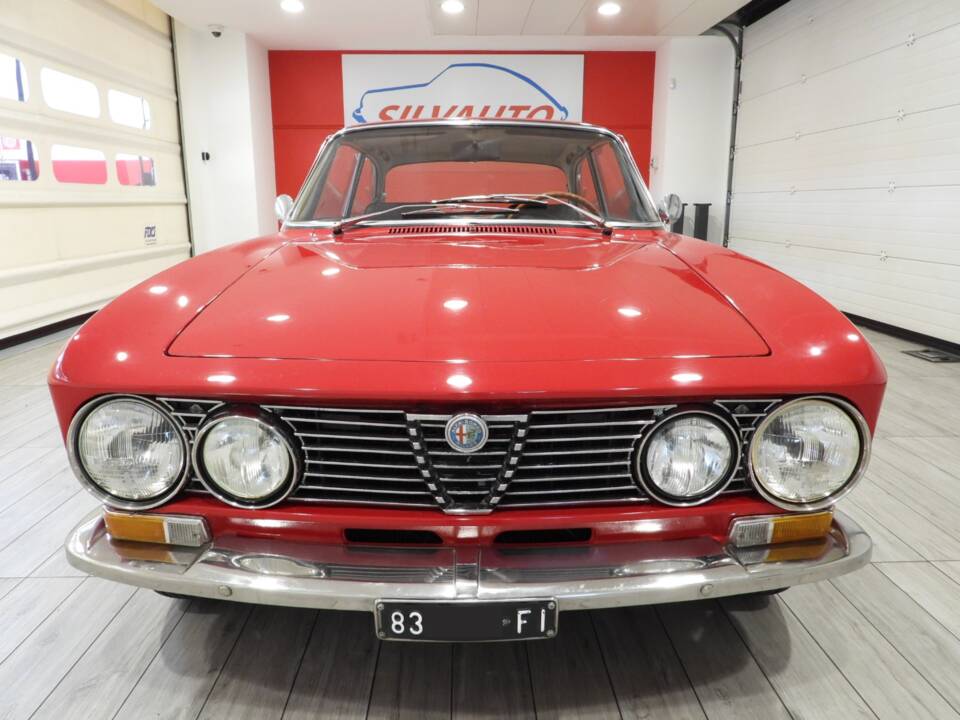 Image 2/15 of Alfa Romeo Giulia 1600 GT Junior (1975)