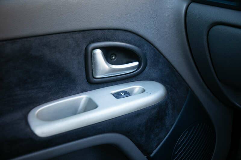 Image 30/40 of Renault Clio II V6 (2002)