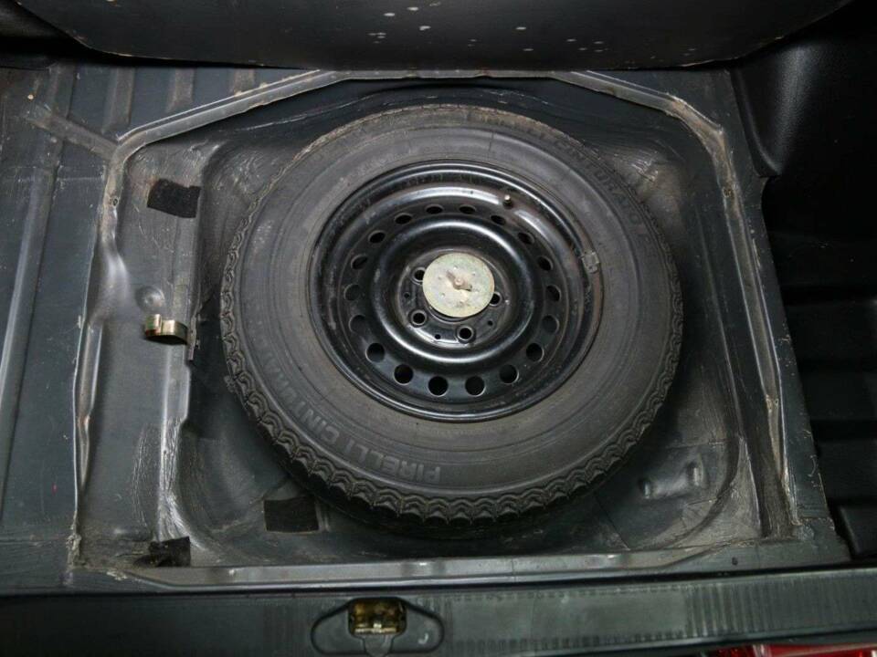 Bild 43/49 von Mercedes-Benz 250 lang (1985)