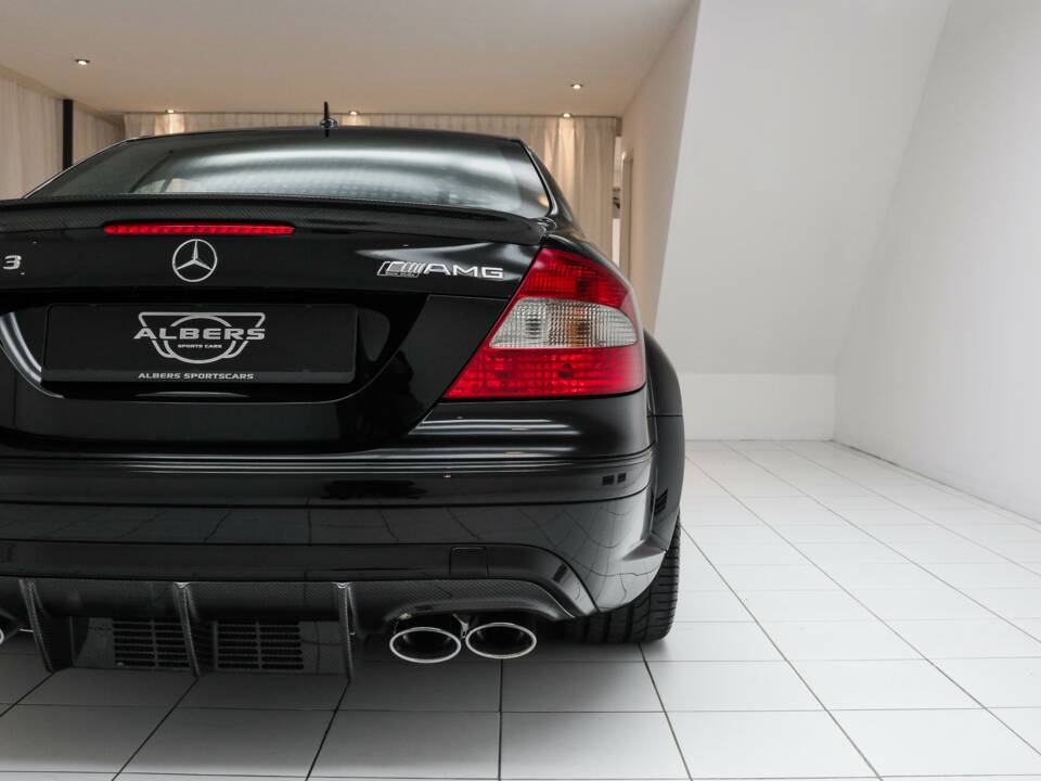 Imagen 14/16 de Mercedes-Benz CLK 63 AMG Black Series (2008)