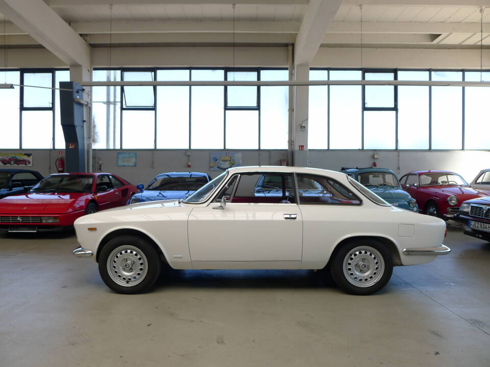 Imagen 32/40 de Alfa Romeo Giulia 1600 Sprint GT (1965)
