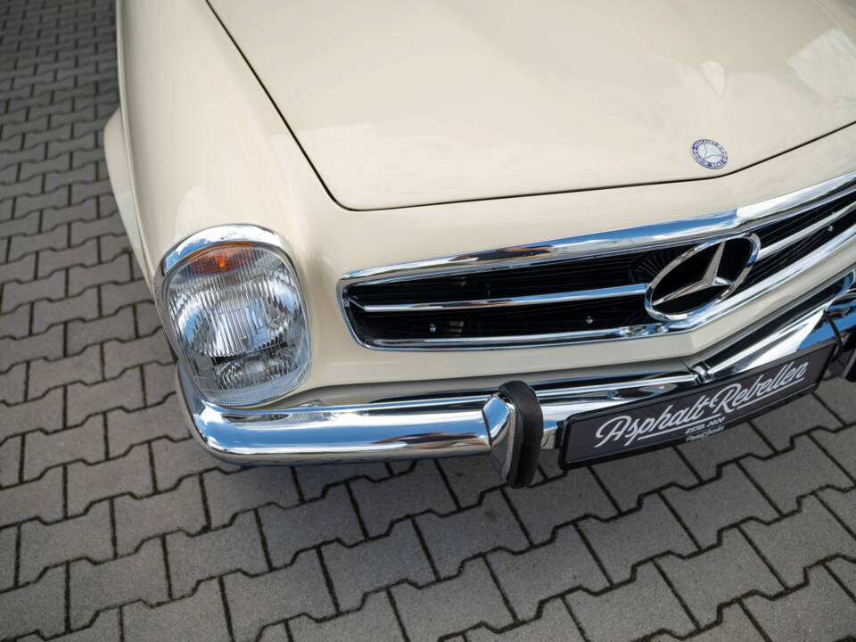 Image 27/97 of Mercedes-Benz 280 SL (1969)