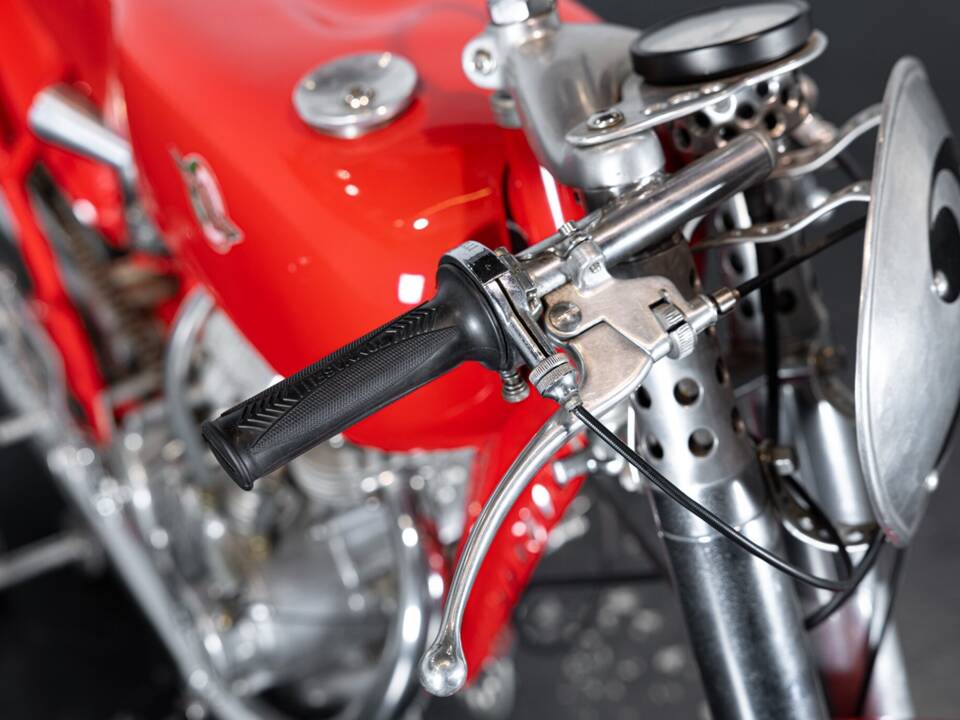 Image 26/34 de Ducati 125 Sport (1957)