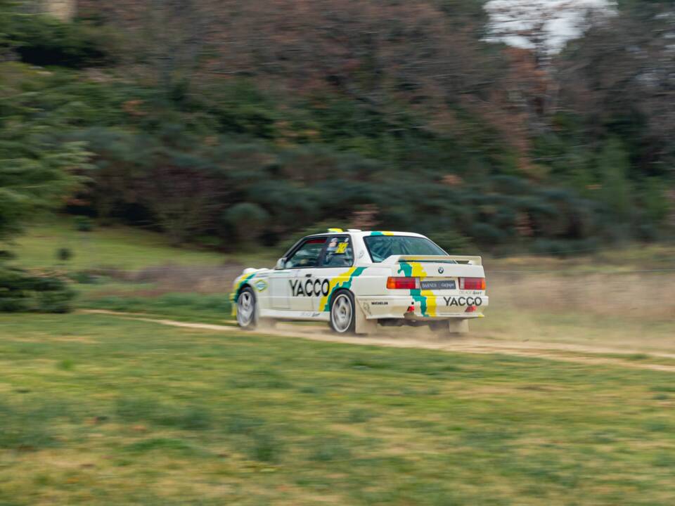 Image 25/56 de BMW M3 (1988)