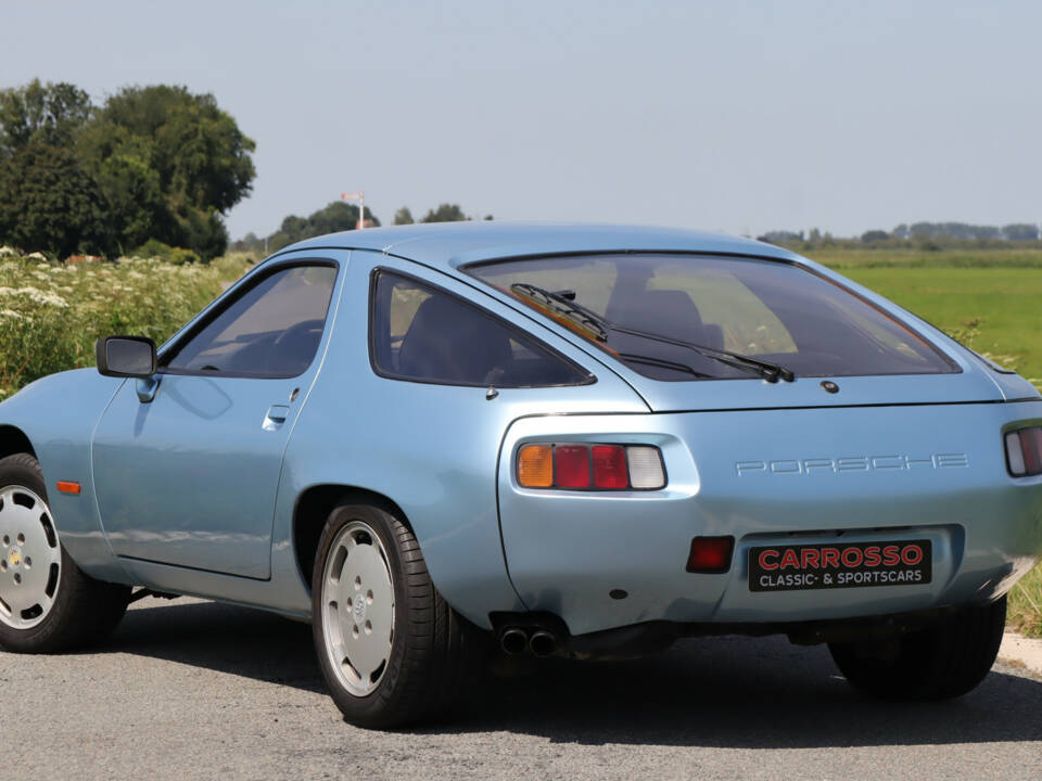 Image 2/42 de Porsche 928 (1979)