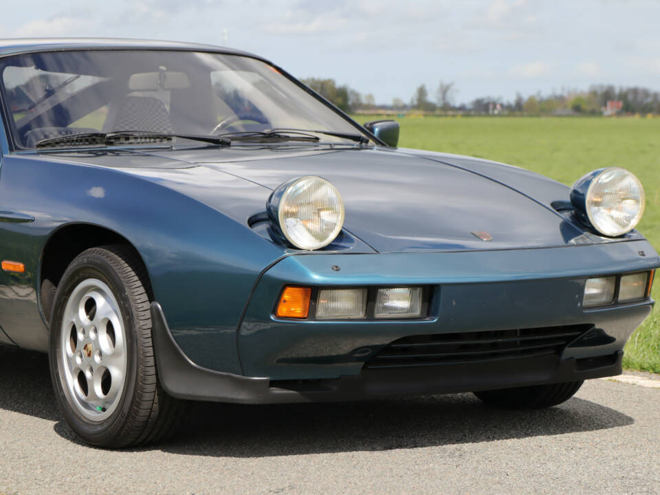 Bild 18/48 von Porsche 928 (1978)