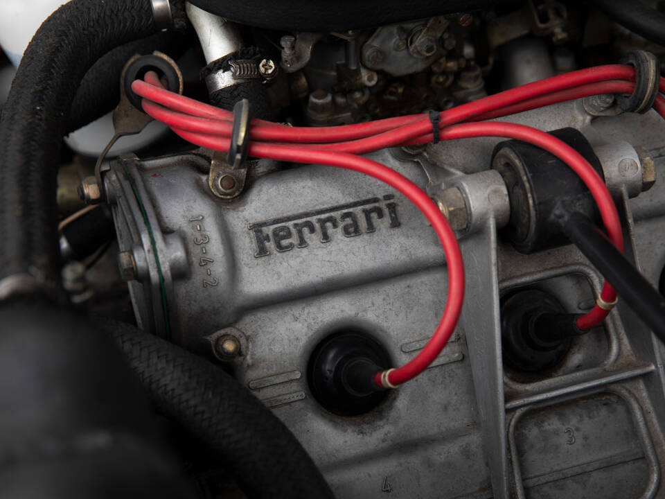 Image 22/38 of Ferrari 308 GTB (1977)