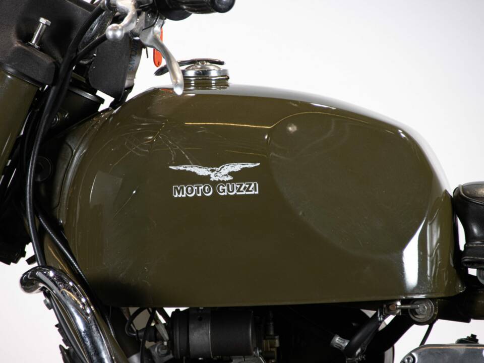 Bild 23/50 von Moto Guzzi Nuovo Falcone Militare (1973)