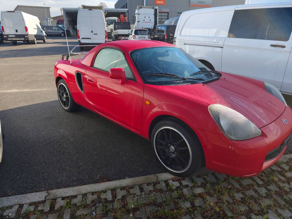 Image 32/57 of Toyota MR2 (2003)