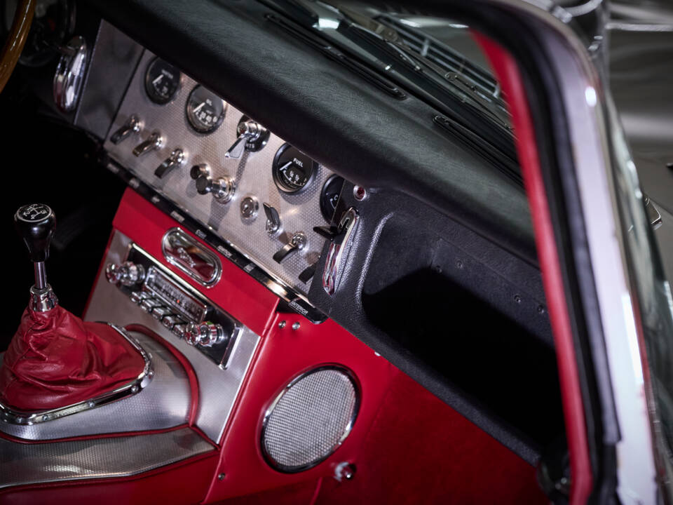 Immagine 90/99 di Jaguar E-Type 3.8 (1964)