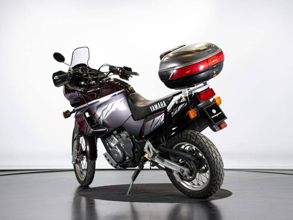Image 2/50 of Yamaha XTZ 750 SuperTéneré (1990)