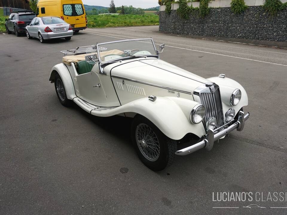 Image 11/70 of MG TF 1500 (1955)