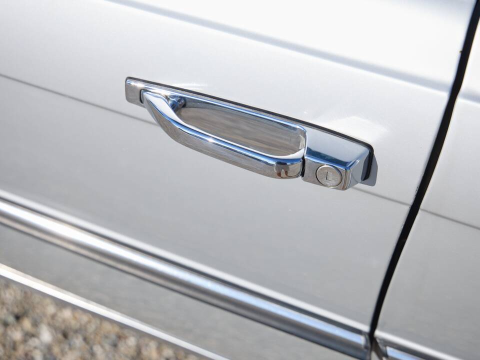 Image 8/25 of Mercedes-Benz 280 SE (1979)
