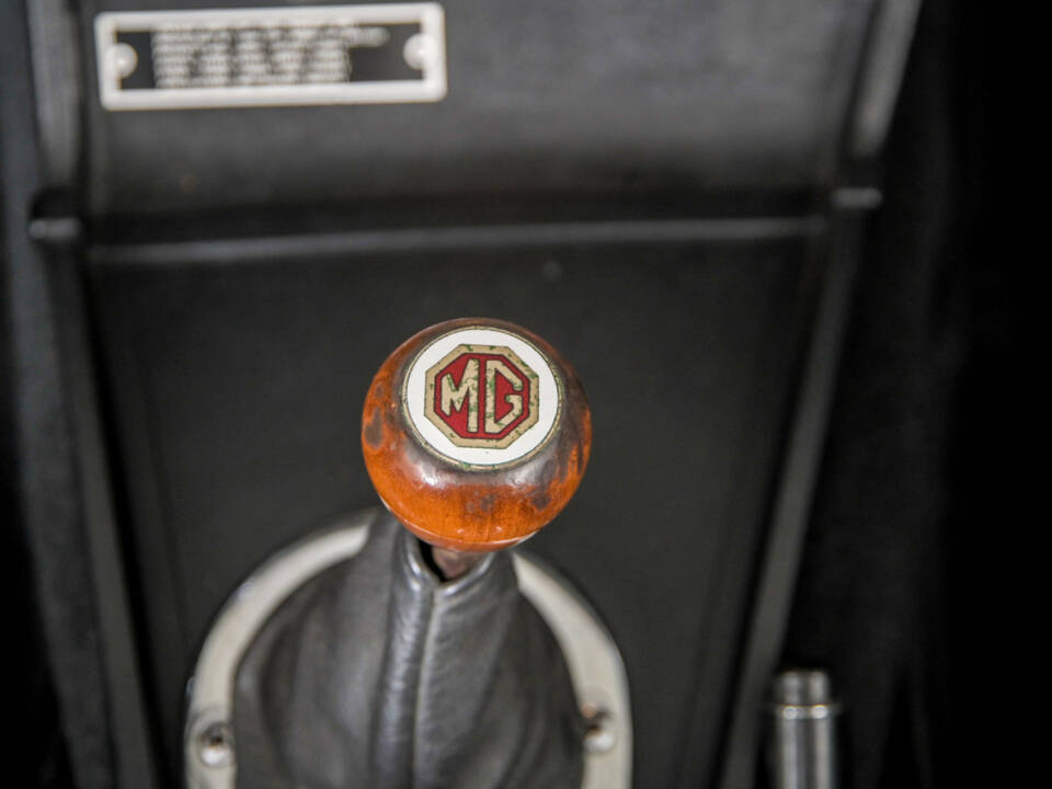 Bild 24/50 von MG MGB (1971)