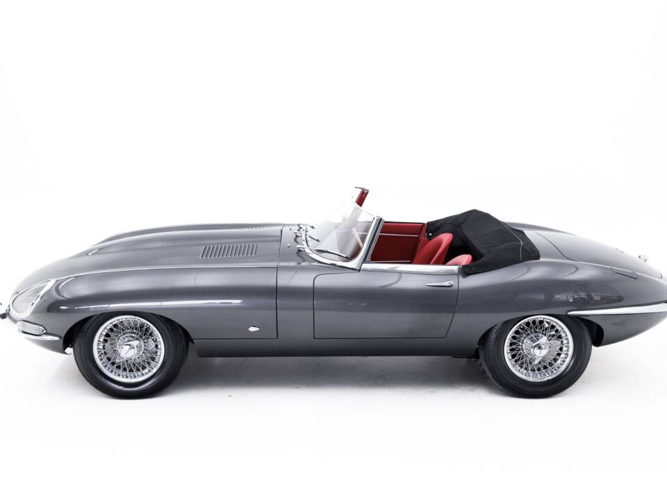 Image 9/32 of Jaguar E-Type 3.8 (1961)