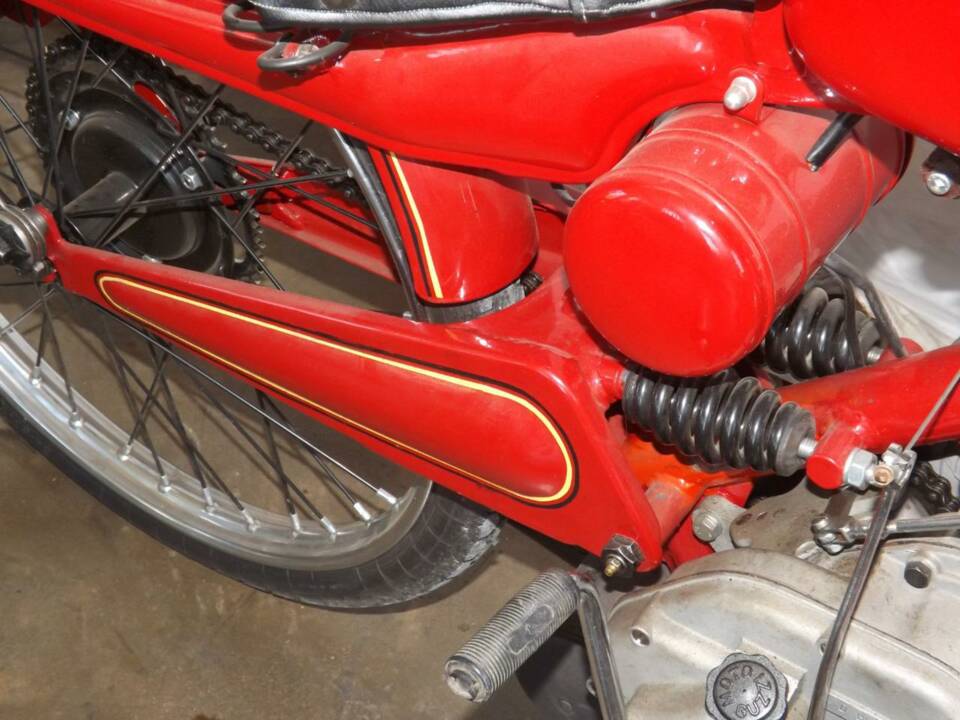 Image 23/50 de Moto Guzzi Cardellino 65 (1955)