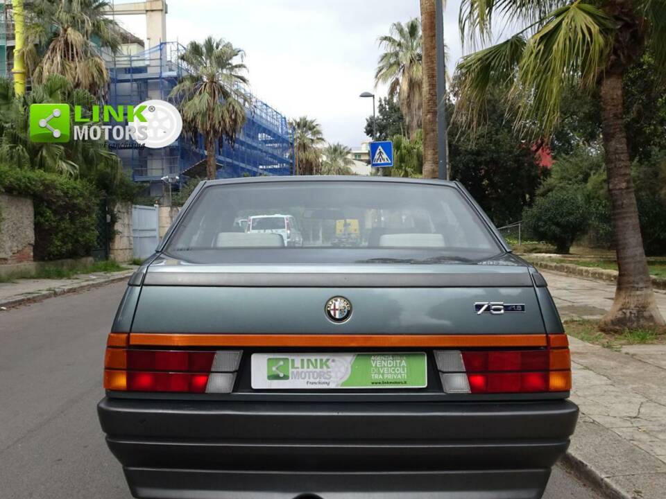 Image 4/22 de Alfa Romeo 75 1.8 Turbo (1988)