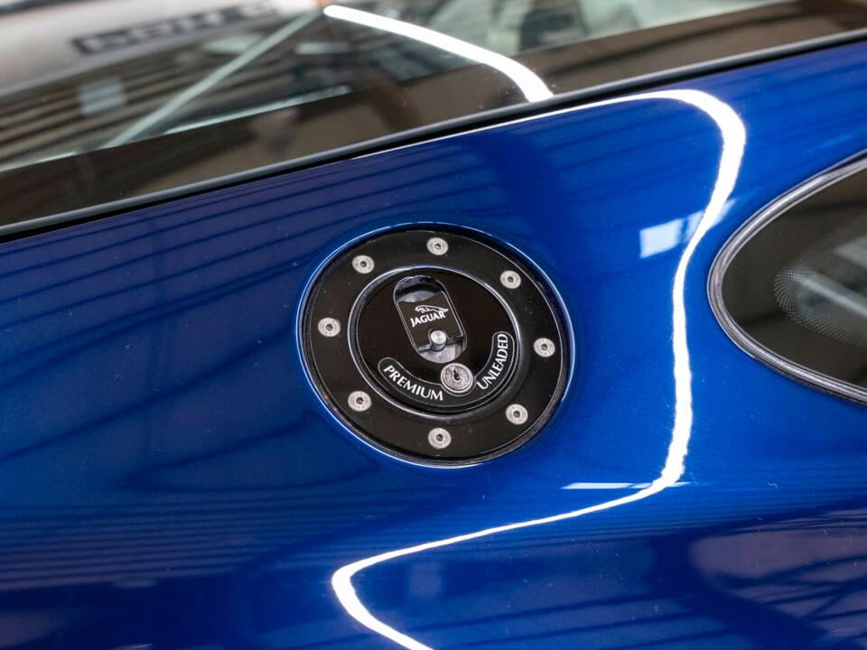 Immagine 36/46 di Jaguar XJ 220 (1993)