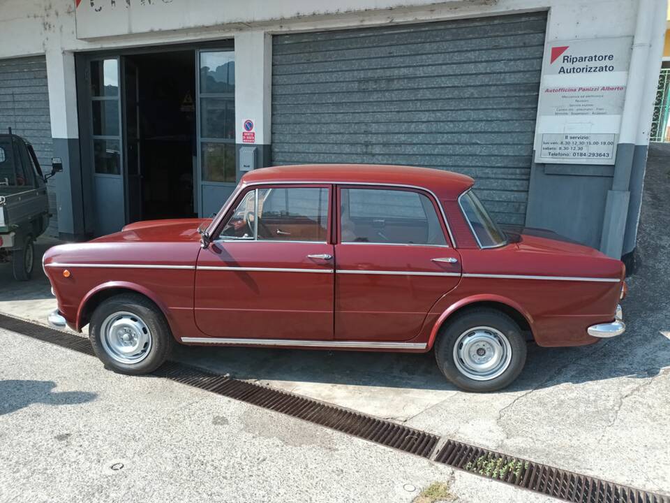 Image 6/8 of FIAT 1100 R (1967)