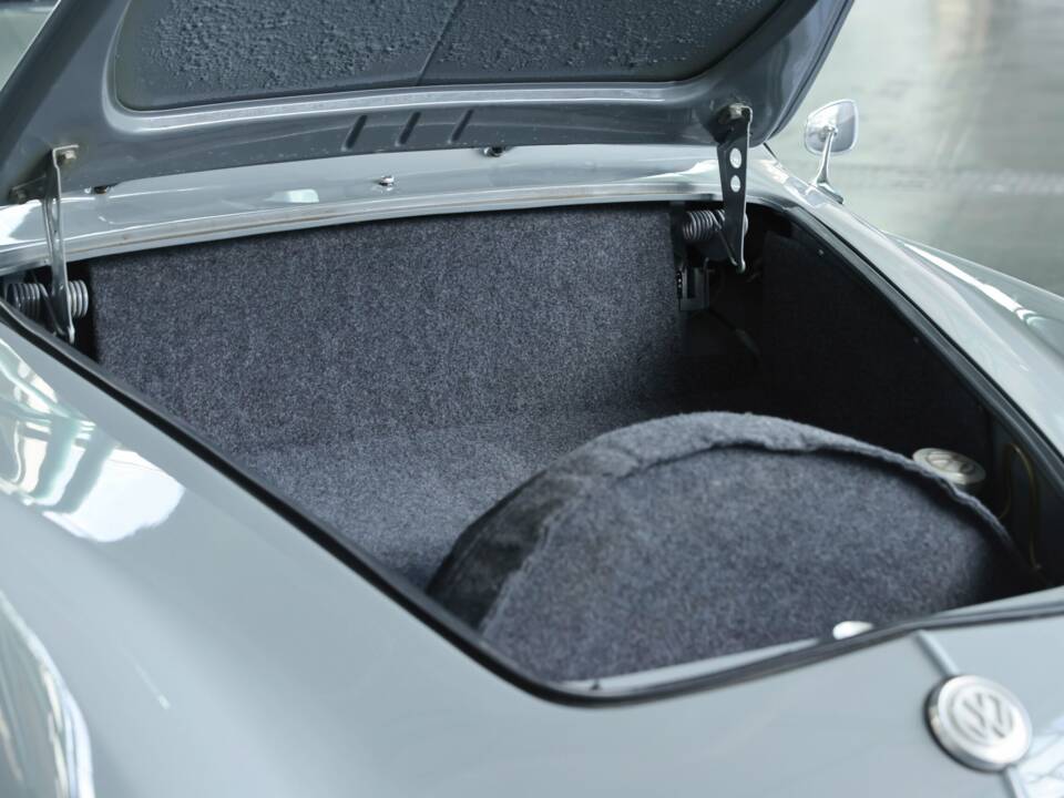 Image 47/50 of Volkswagen Karmann Ghia 1500 (1961)