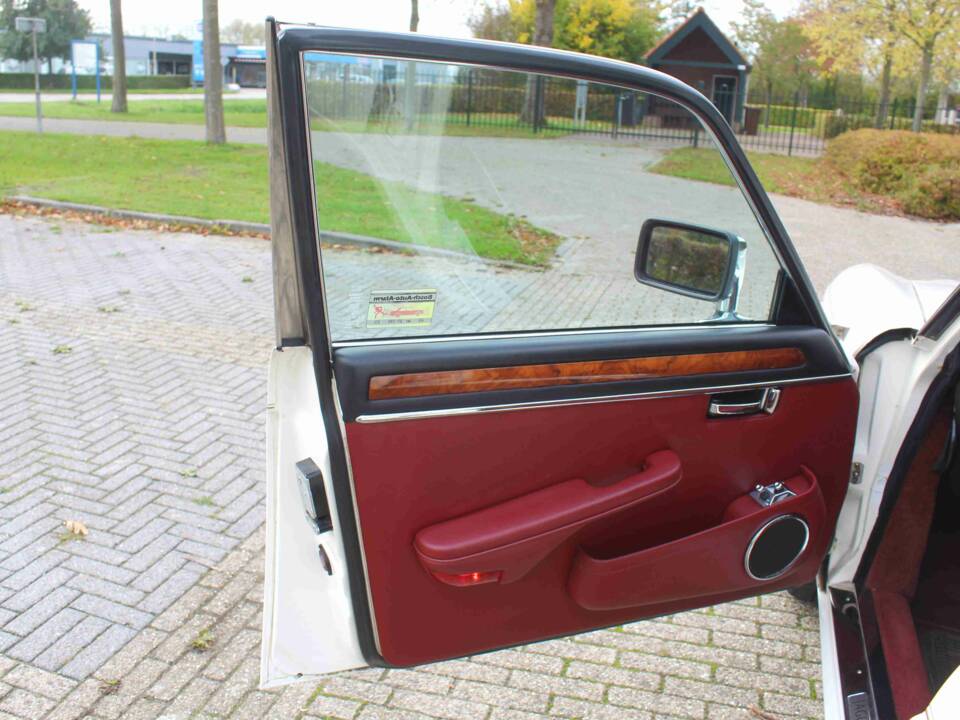 Bild 30/68 von Jaguar XJ 6 4.2 (1985)