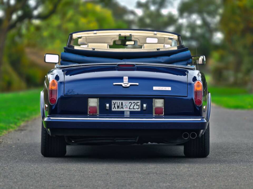 Image 13/50 of Rolls-Royce Corniche S (1995)