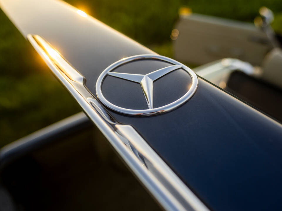 Immagine 19/42 di Mercedes-Benz 300 SL (1986)