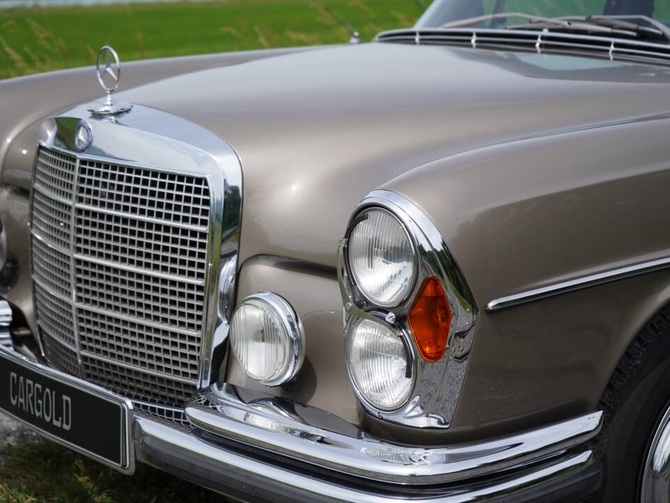 Afbeelding 9/89 van Mercedes-Benz 300 SEL 6.3 (1972)
