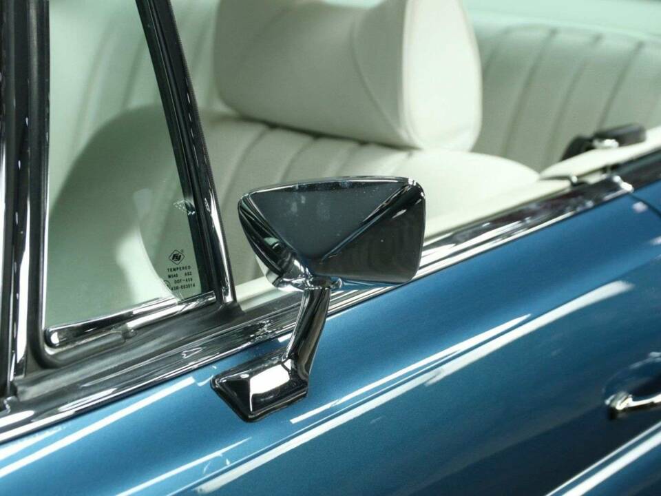Image 47/50 of Mercedes-Benz 280 SE 3,5 (1971)
