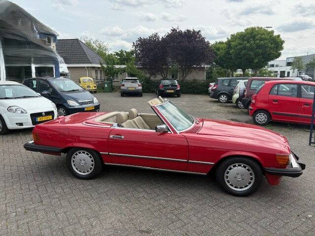 Image 6/8 of Mercedes-Benz 560 SL (1986)