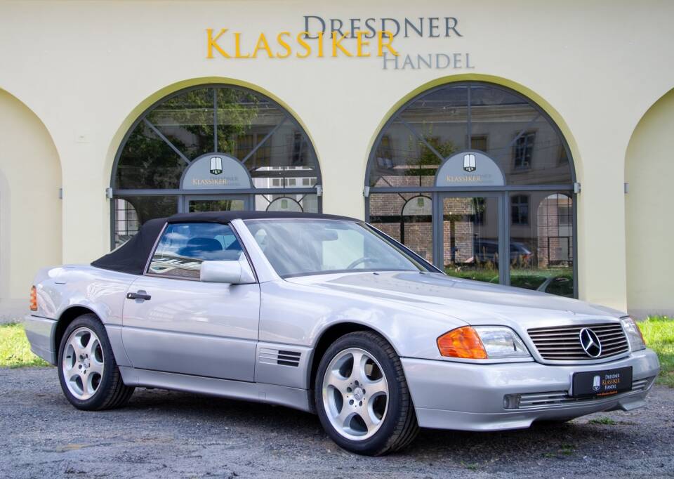 Image 23/34 of Mercedes-Benz 300 SL (1991)