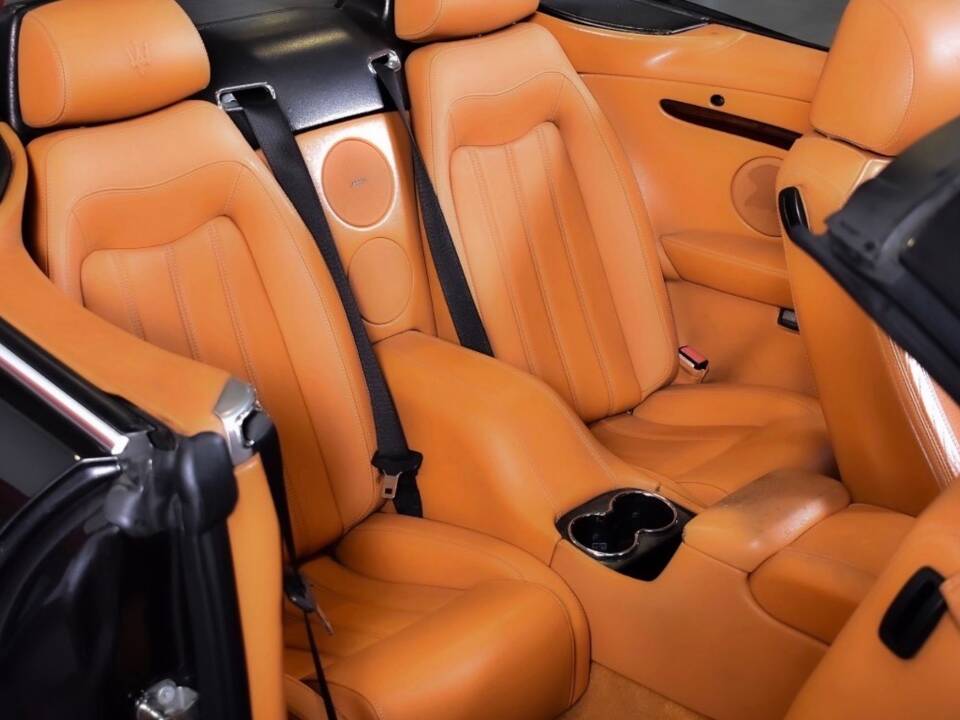 Bild 40/59 von Maserati GranCabrio 4.7 (2010)